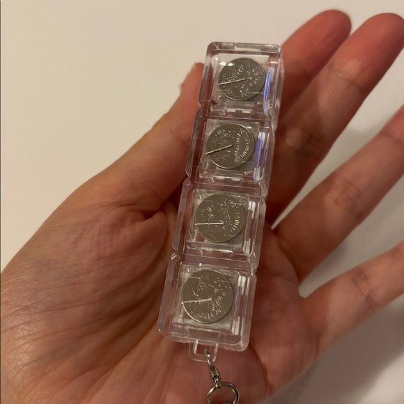 🌈 LED Mechanical Keyboard Fidget Keychain – Click, Glow & Go! - Picture 8 of 12